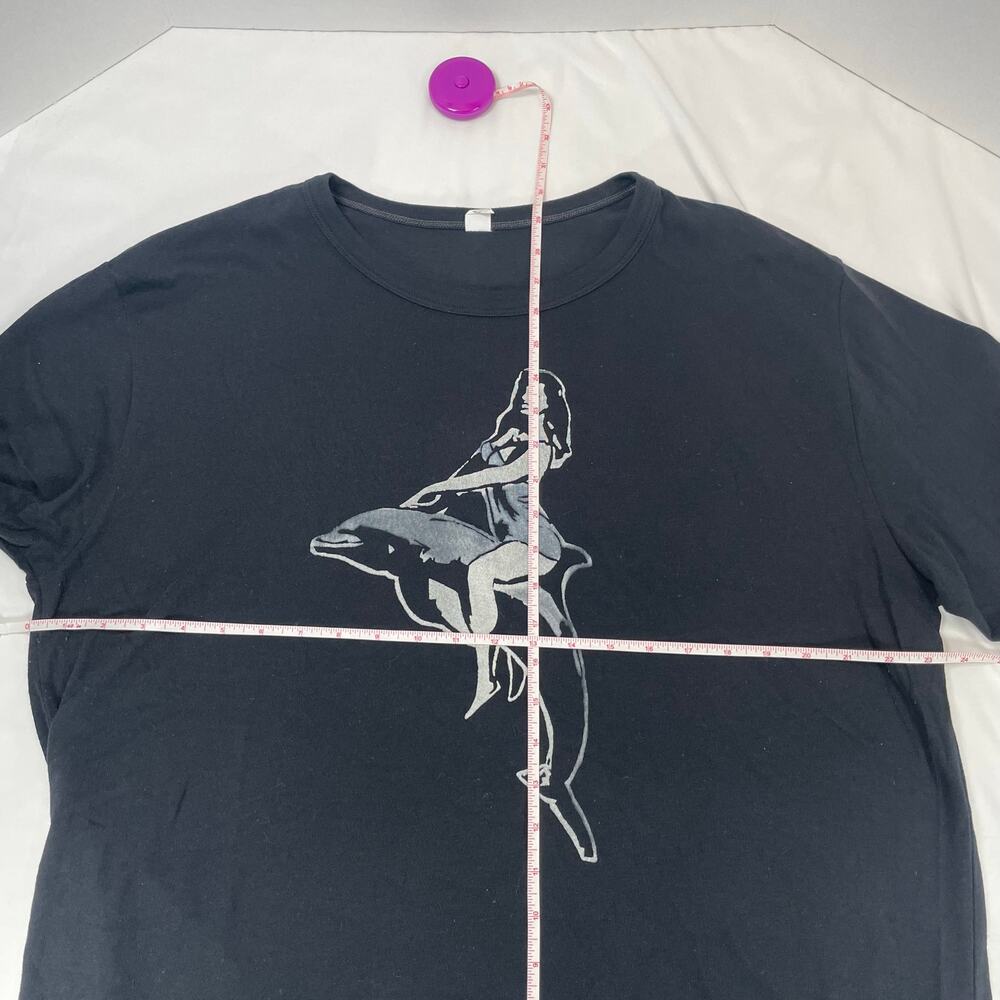 Alternative Black Premium Pinup Dolphin Single Stitch Graphic T-Shirt XL Men's - Picture 5 of 6
